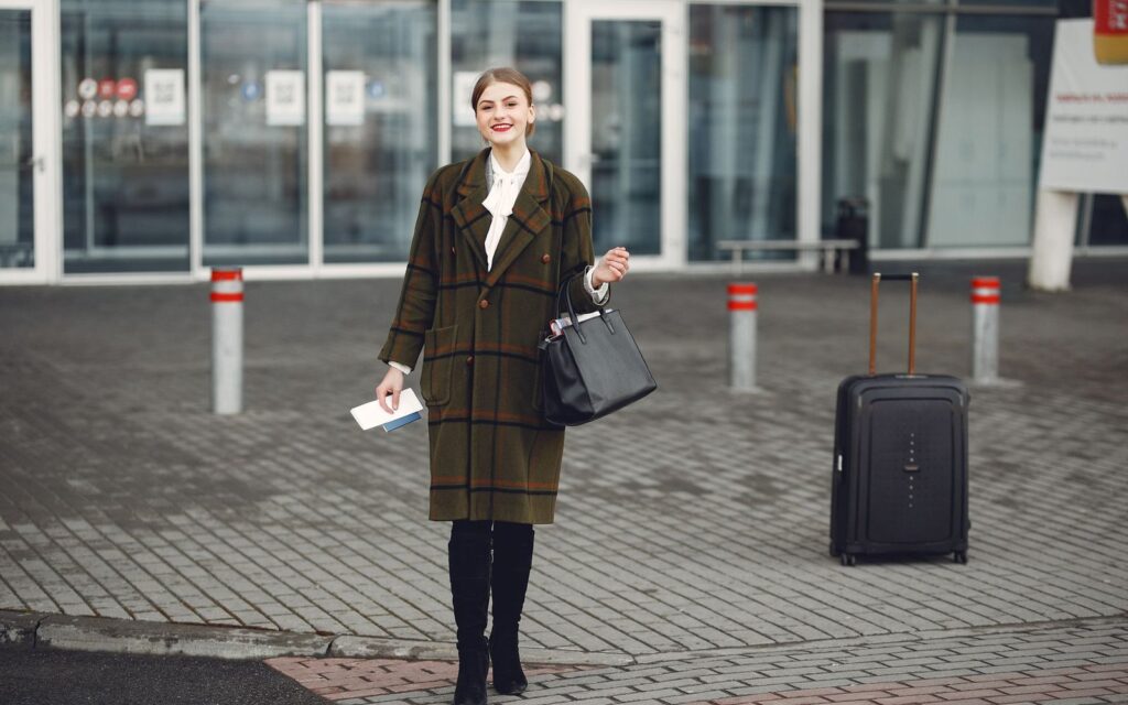 Luggage Trackers: AirTag, Tile, and Alternatives