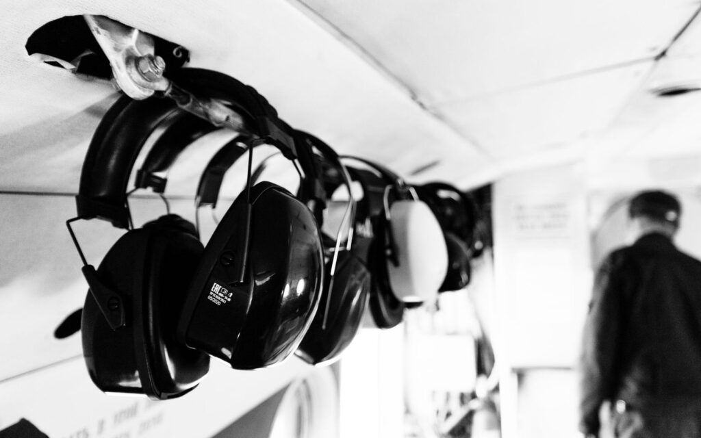 Noise-Canceling Headphones for Flights: Buying Checklist