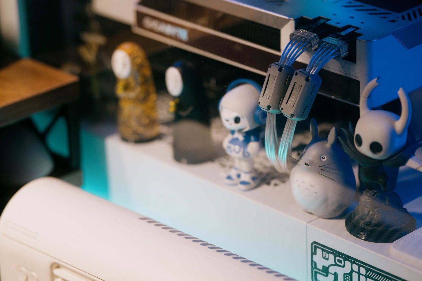 Detail image for Snack, Toy, and Cable Organization for Family Flights