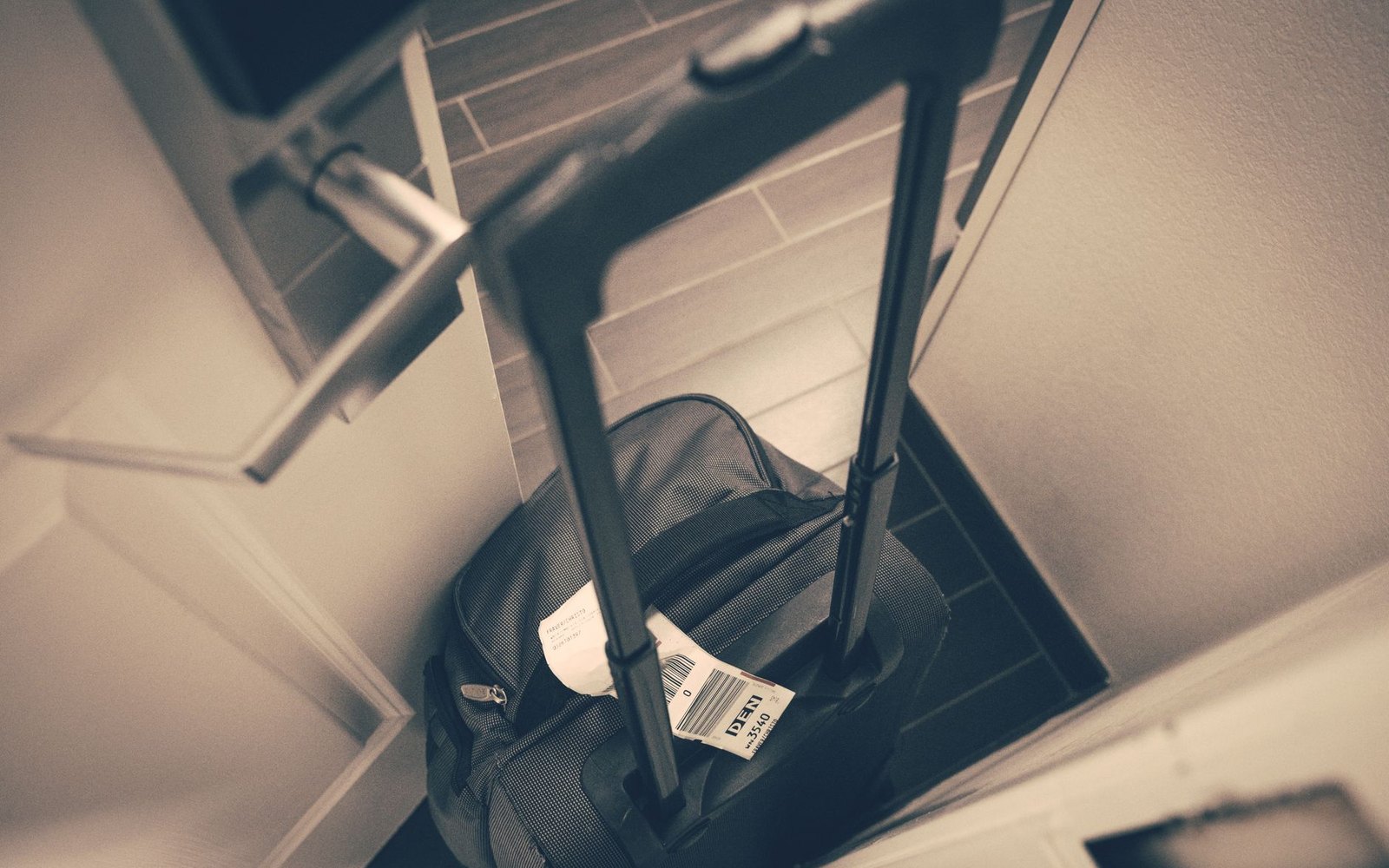 Spinner Wheels vs Two Wheels: Which Carry-On Rolls Better?